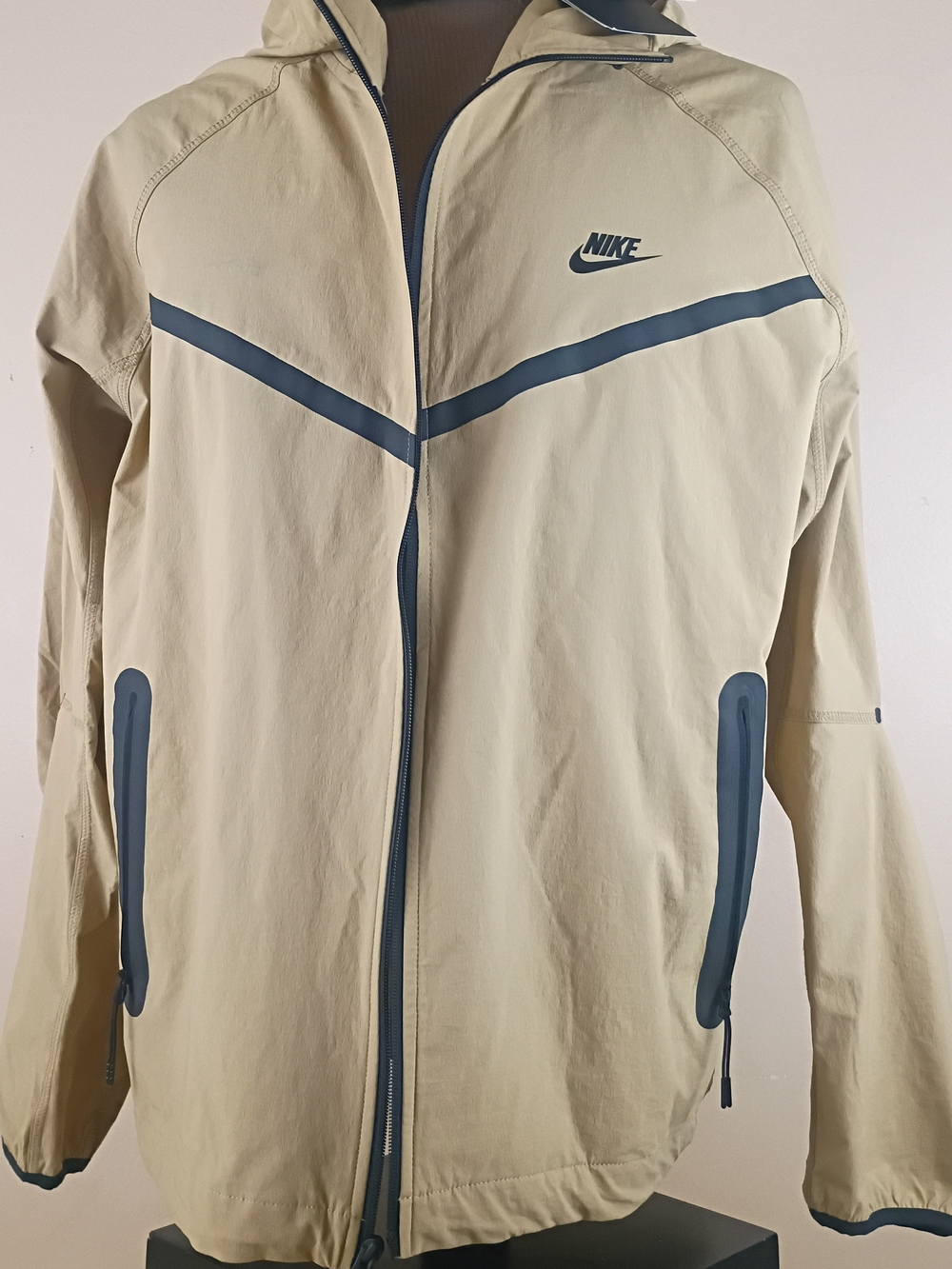 Nike Tech Men's Hooded Full Zip Windbreaker Jacket Beige HM7151-297 - NWT L $130